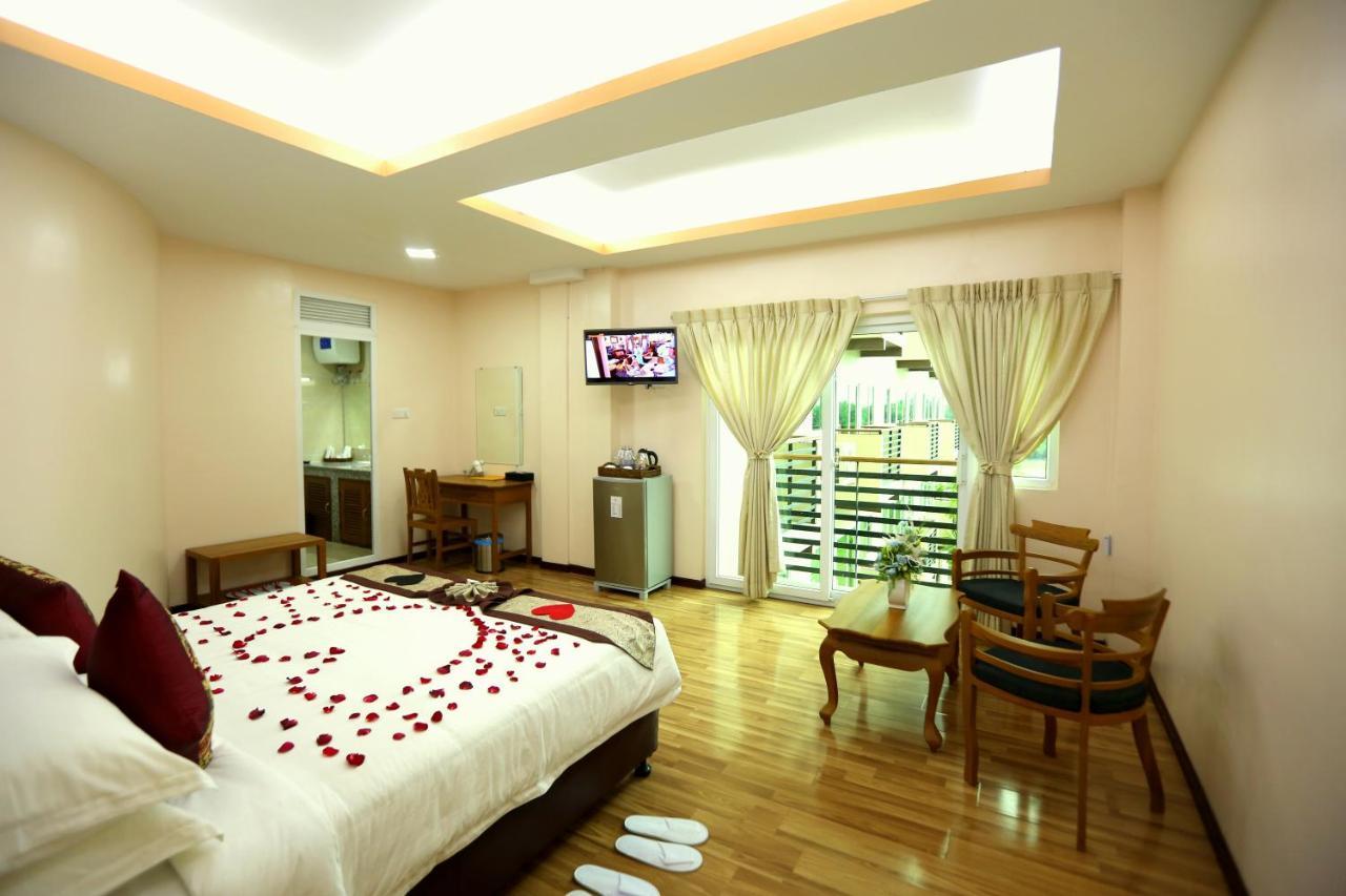 Hotel Sincere Smile Янгон Екстер'єр фото