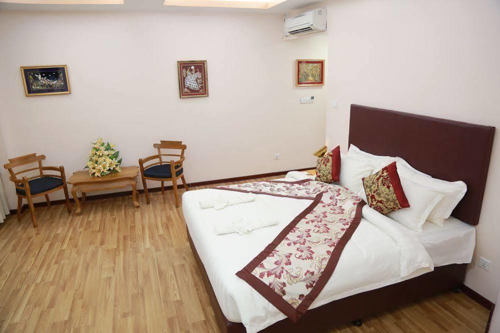 Hotel Sincere Smile Янгон Екстер'єр фото