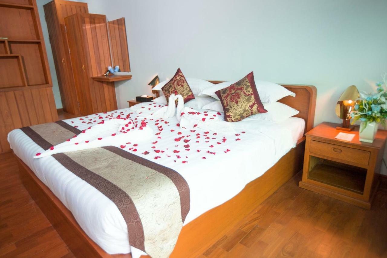 Hotel Sincere Smile Янгон Екстер'єр фото